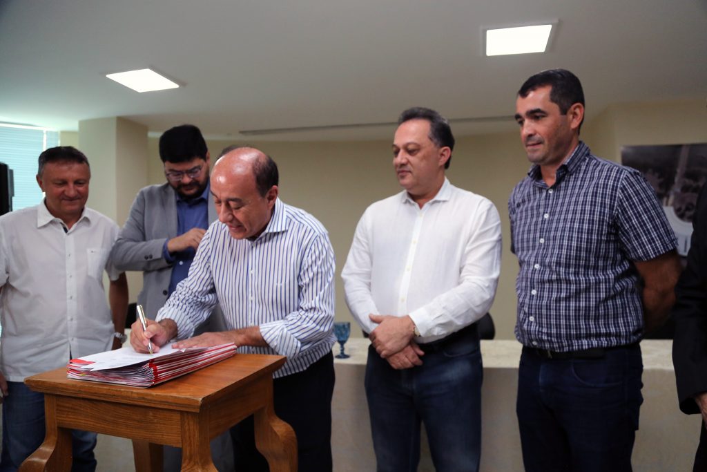 Prefeitura de Rio Branco realiza o pagamento de funcionários municipais que aderiram ao Programa de Incentivo à Aposentadoria 1 aposentados RBPREV foto val fernandes 10 1