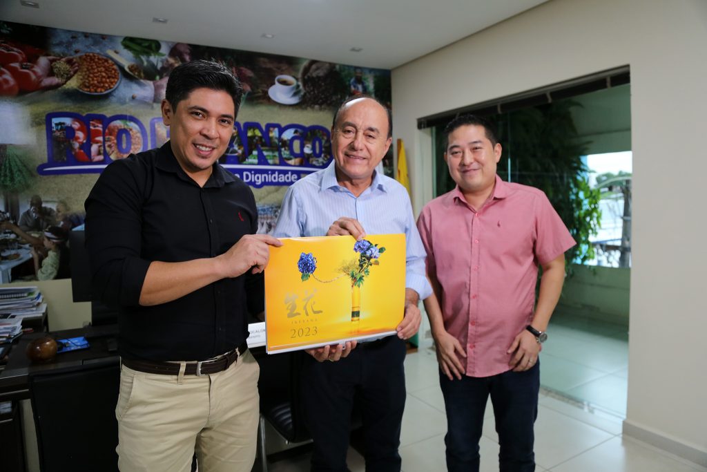 Associação nipo-brasileira oferta à Prefeitura de Rio Branco intercâmbio no Japão na área de produção agrícola 4 representantes do consul japones foto val fernandes 1