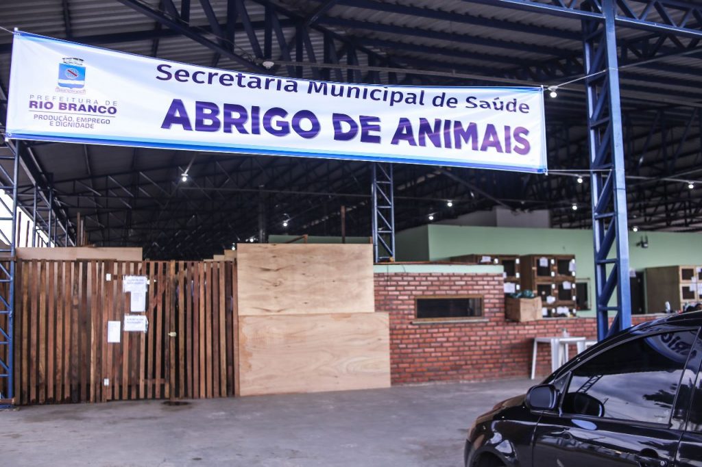 Prefeitura de Rio Branco mostra cuidados prestados aos animais das famílias abrigadas no parque de exposições 6 BAIAS ANIMAIS PARQUE RR04.04 44