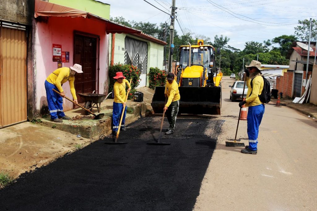 Prefeitura de Rio Branco acelera serviços de pavimentação no bairro Conquista 5 SERVICOS CONQUISTA RR 24 2