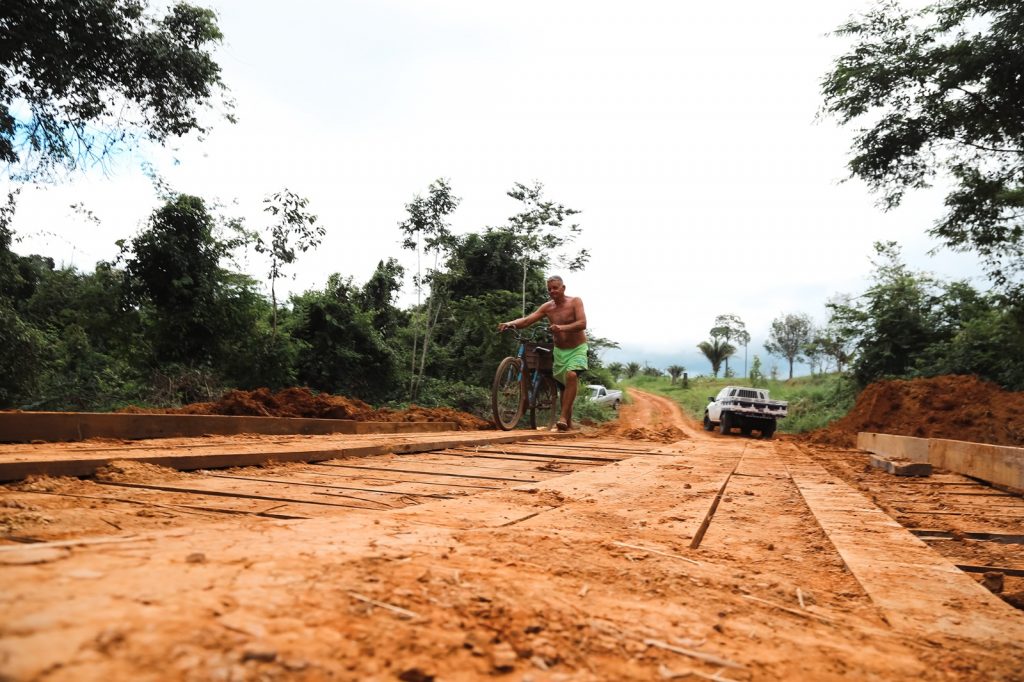 Prefeitura de Rio Branco recupera ponte sobre igarapé Judia no ramal da Pupunha 9 WhatsApp Image 2023 04 26 at 18.18.08