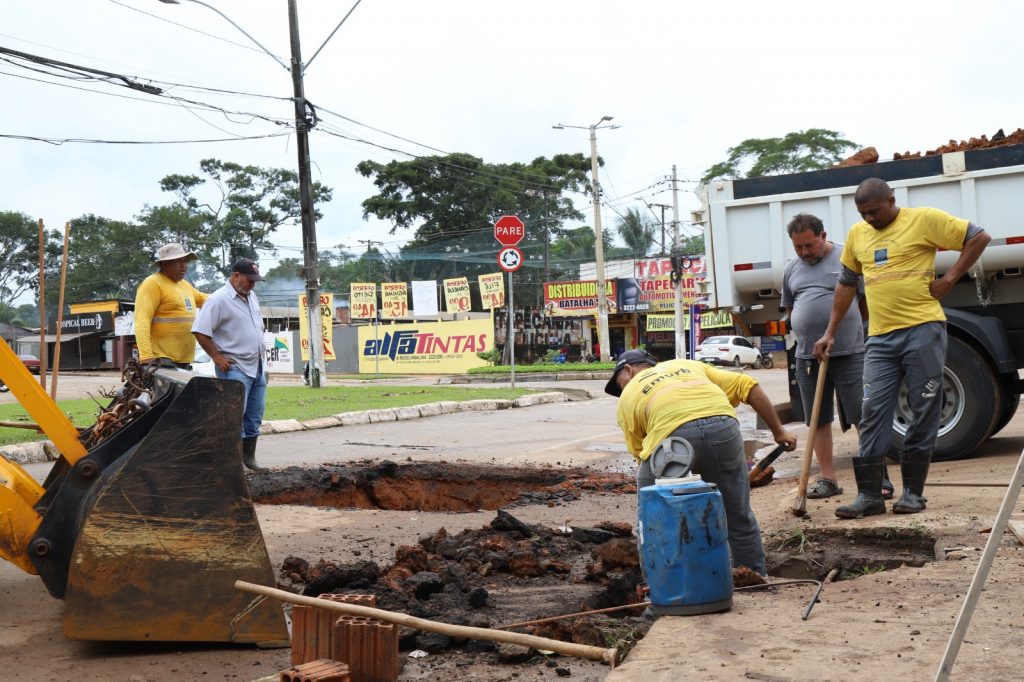 Prefeitura de Rio Branco age rapidamente na desobstrução da rede de drenagem no conjunto Procon 1 Desobstrucao 12