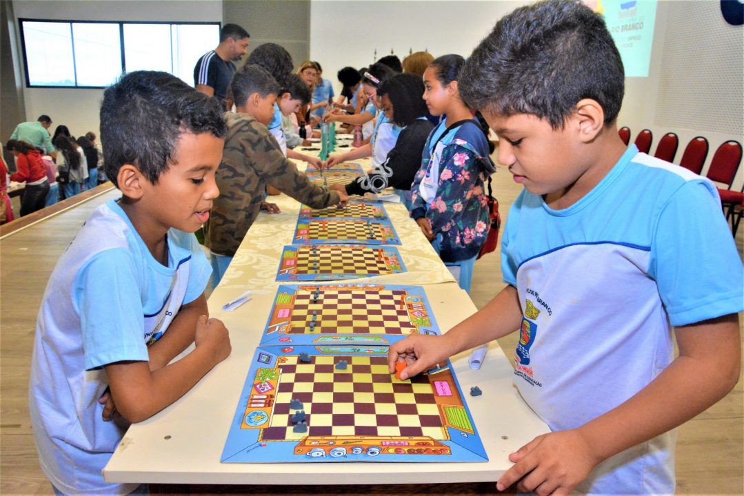 Rio Branco mantém desempenho educacional acima da média nacional e acelera recuperação da aprendizagem