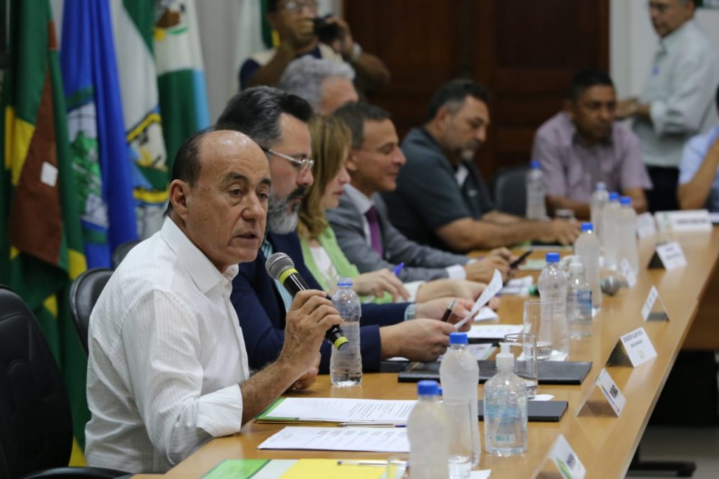 Prefeitura de Rio Branco se reúne com Amac e parlamentares para alinhar emendas destinadas aos municípios 3 REUNIAO BANCADA ACRE VF 05 5