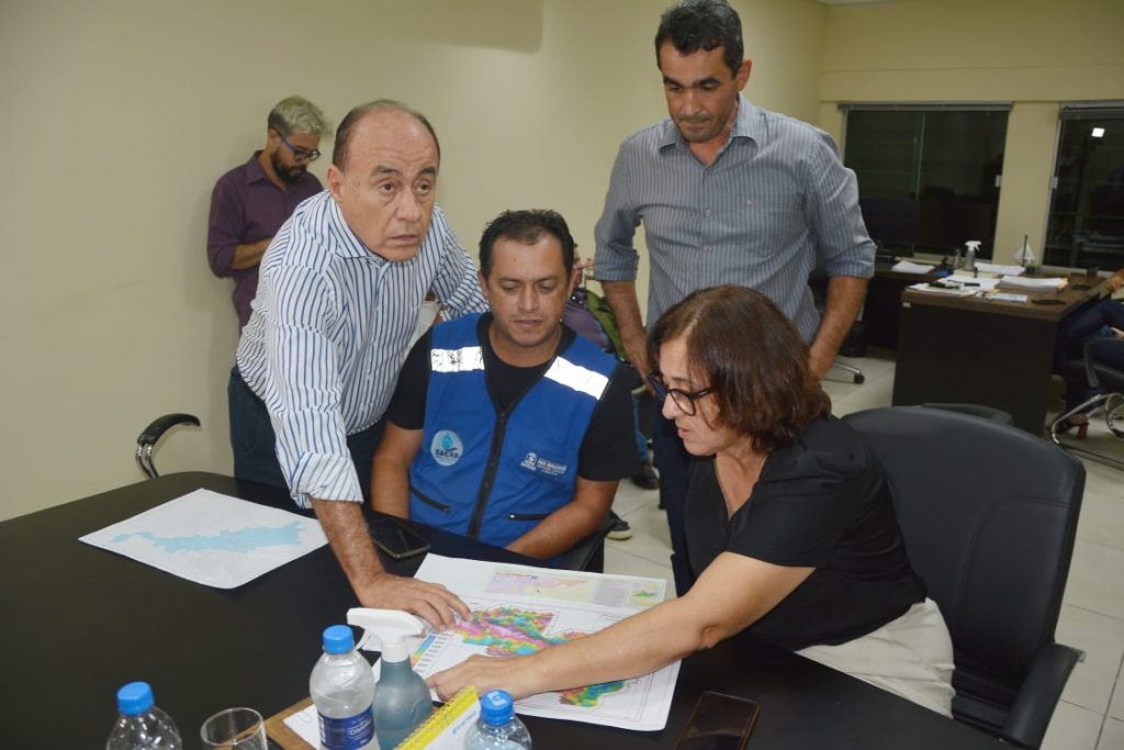 Prefeitura avança no estudo que busca retirada de água do subsolo para melhorar o abastecimento da capital 3 REUNIAO ESTUDO AQUIFEROED 17 13