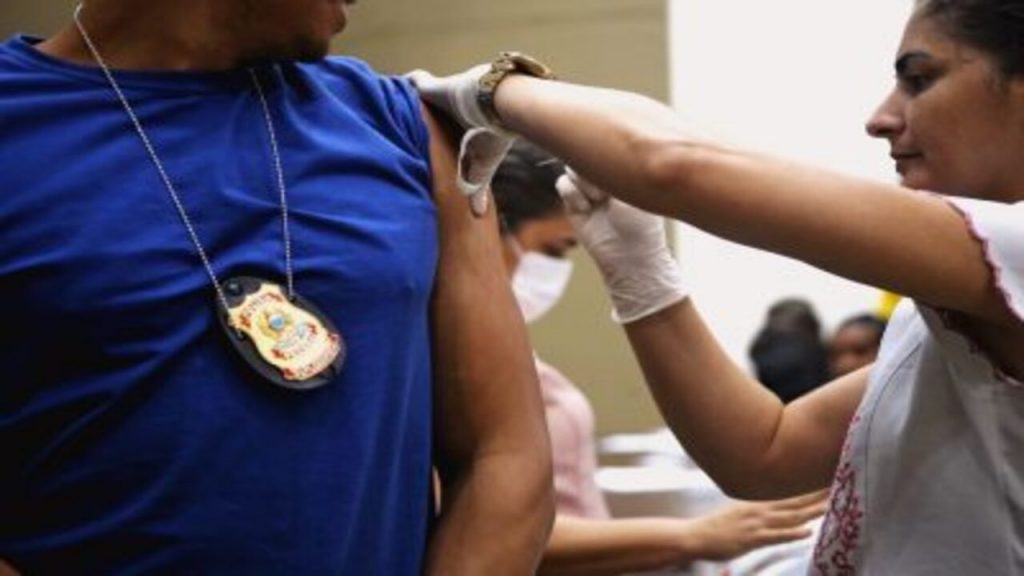 Prefeitura leva ação de vacinação para servidores da Polícia Federal do Acre 3 admin ajax 1