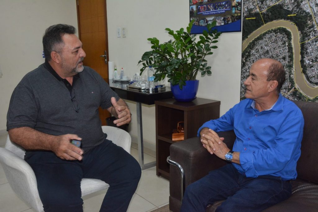 Prefeito de Rio Branco recebe visita de deputado federal em seu gabinete 1 0261e5c7 5595 4e07 b94a 1fc32e7b8ec8