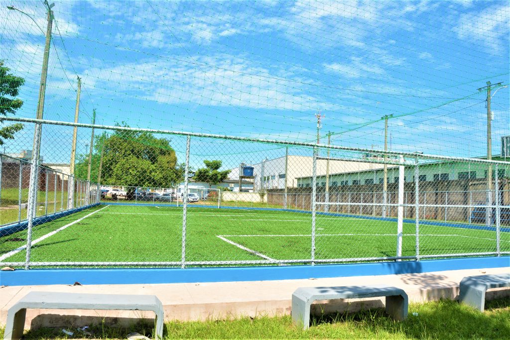 Prefeitura de Rio Branco finaliza manutenção e entrega quadra de grama sintética nesta quarta-feira aos moradores do Tangará 1 DSC 5464