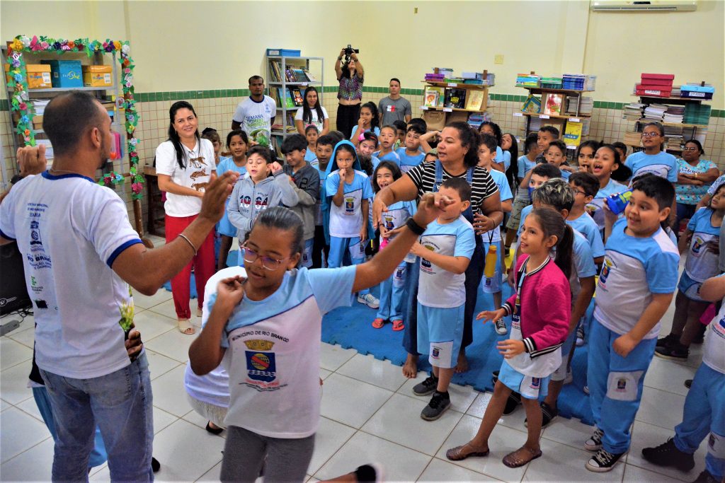 Prefeitura realiza dinâmica com temática ambiental em escolas de Rio Branco 1 Escola Padre Peregrino 14
