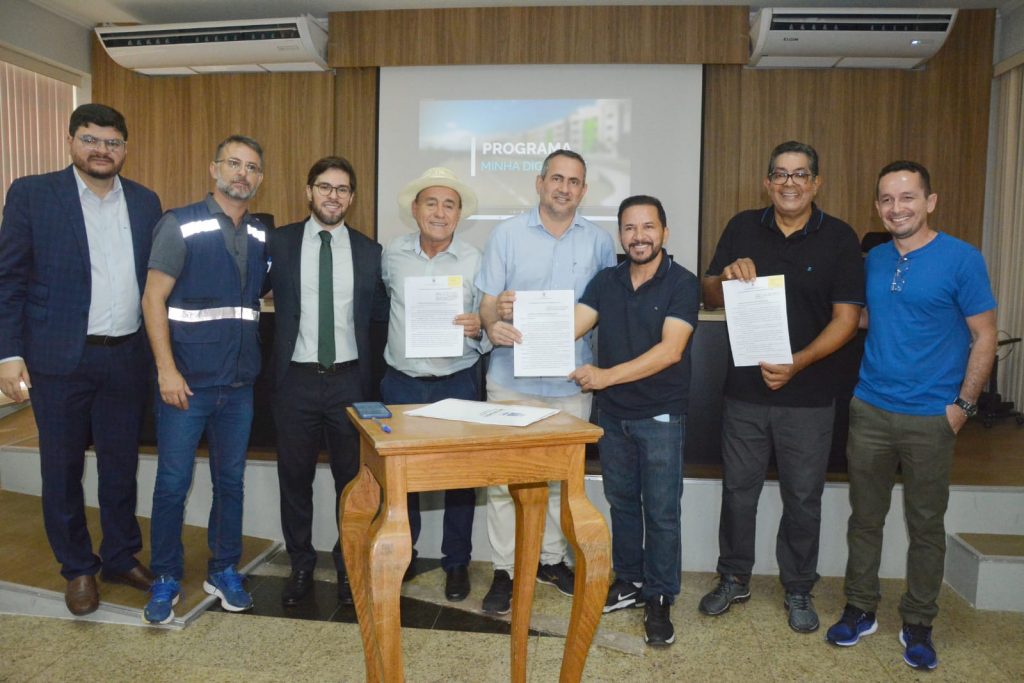 Prefeito de Rio Branco assina decretos para construção de unidades habitacionais 2 1001 Dignidades 2 1