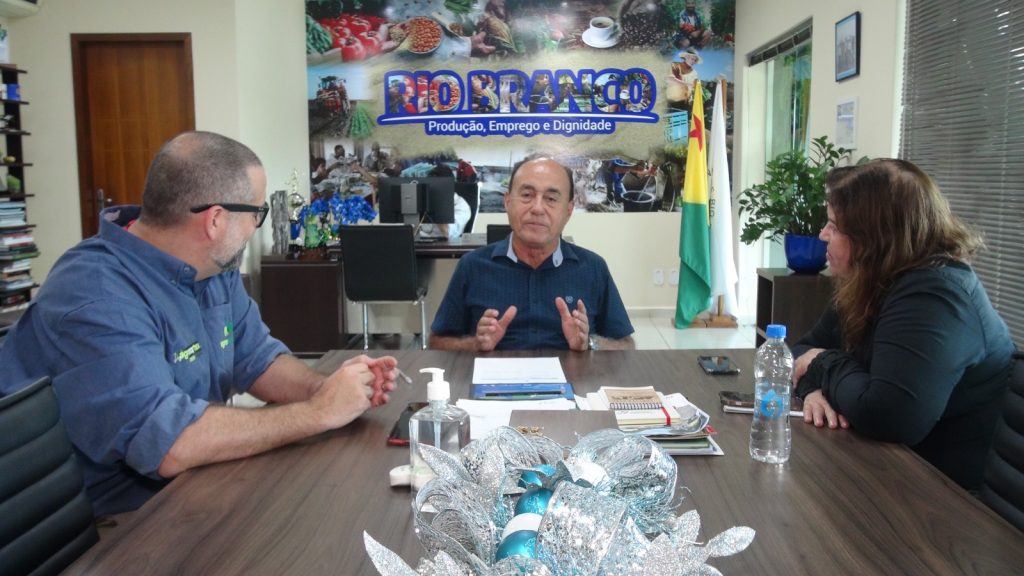 Prefeito recebe visita do CEO da Agrocortex Marcos Preto em seu gabinete 6 54b06f8a 4bf5 4cb4 821b 41a20a17574f