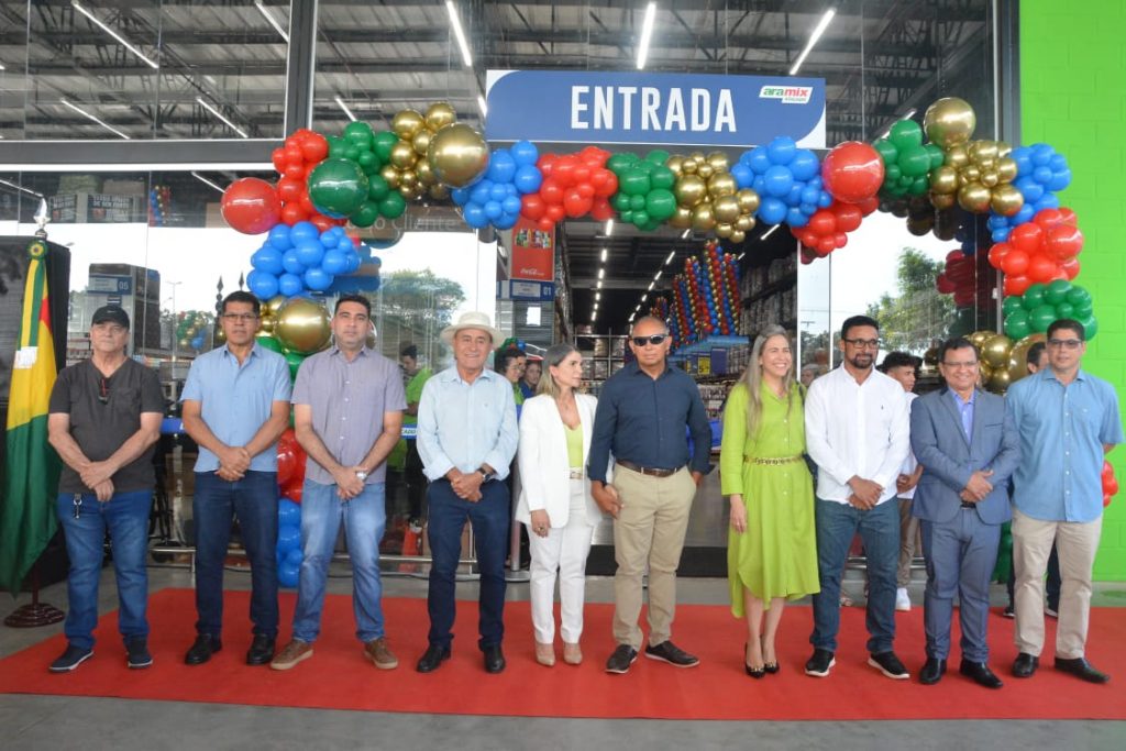 Prefeito participa de inauguração de mais um empreendimento na cidade 3 ARAMIX VILA ACRE ED 19 1