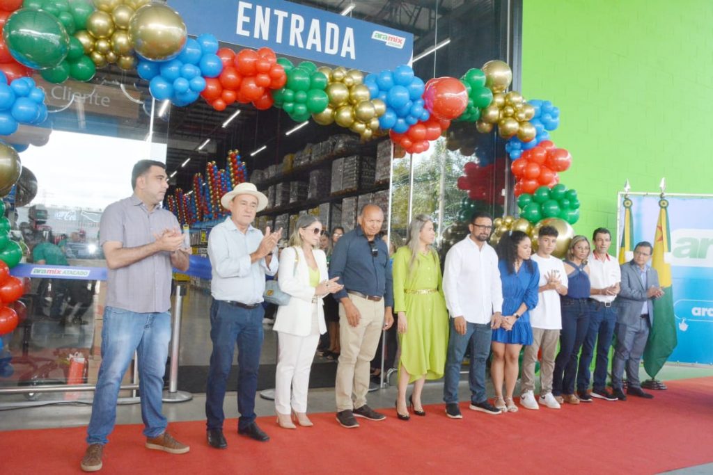 Prefeito participa de inauguração de mais um empreendimento na cidade 1 ARAMIX VILA ACRE ED 19 6