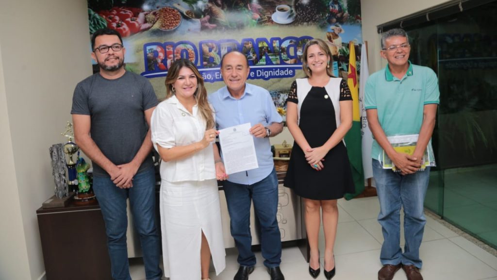 Prefeitura garante transporte para alunos da zona rural que vão ingressar no IFAC do campus da Transacreana 6 Ifac 4 e1703197848943