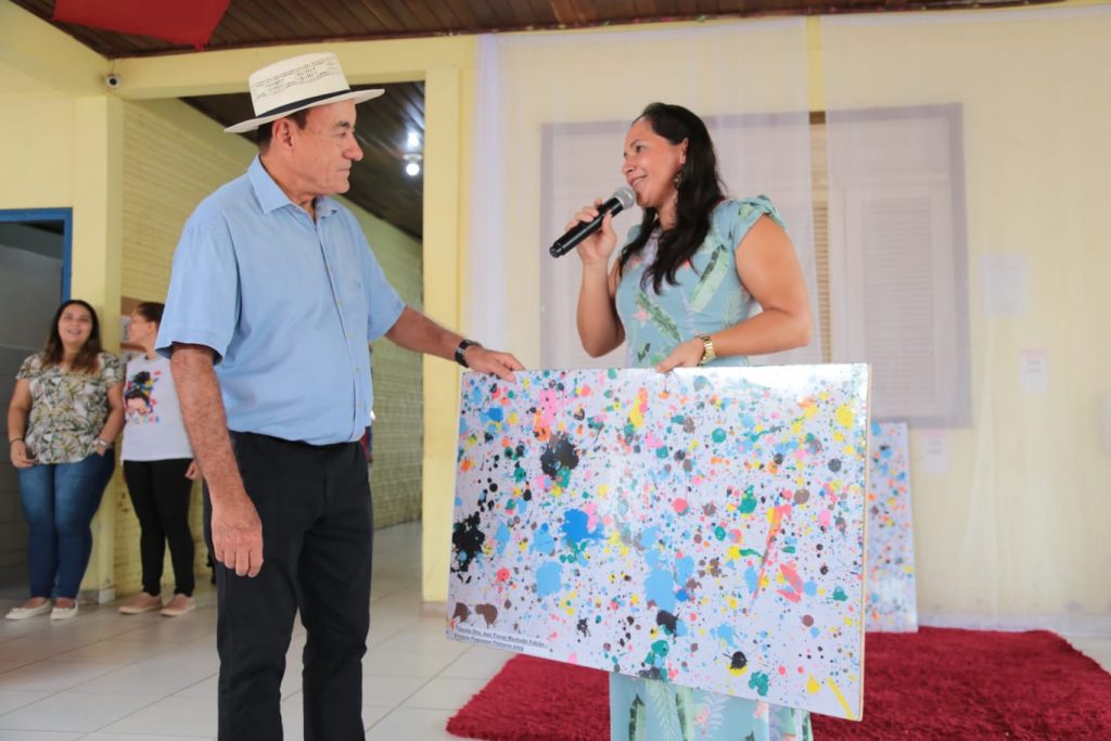 Escola municipal estimula alunos ao talento artístico 10 OBRAS ANA TURANVF 09 13