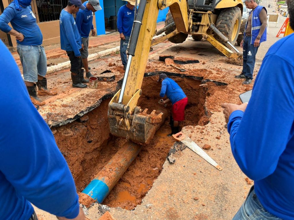 Adutora antiga se rompe, prefeitura age rápido e evita deixar ao menos três bairros sem água na capital 1 Saerb Adutora 2
