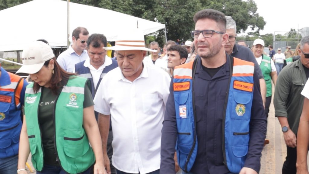 Auxilio as vitimas da enchente 1 e1709158115172