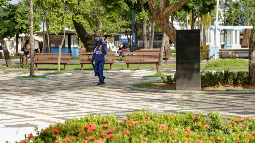 Prefeitura de Rio Branco implanta projeto "Adote uma Praça" 5 Adote praca 2 e1712975173768