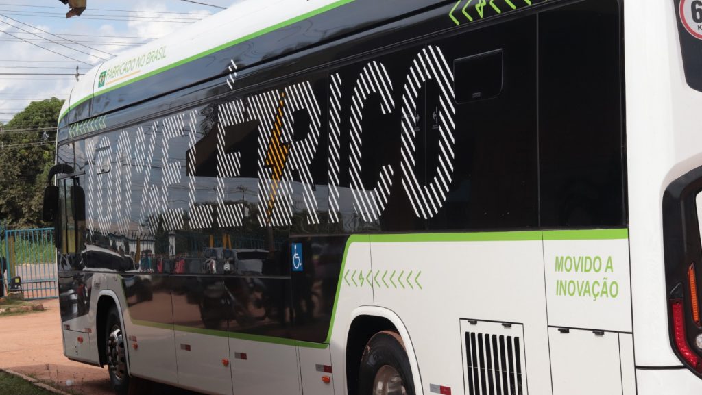 Primeiro ônibus elétrico chega em Rio Branco para transporte coletivo 3 Onibus eletrico 9 e1714336397199