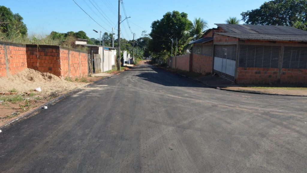 Prefeito visita obras do Programa Asfalta Rio Branco no bairro Laélia Alcântara 3 ASFALTA LAELIA ALCANTARAED22 10 e1716408444734