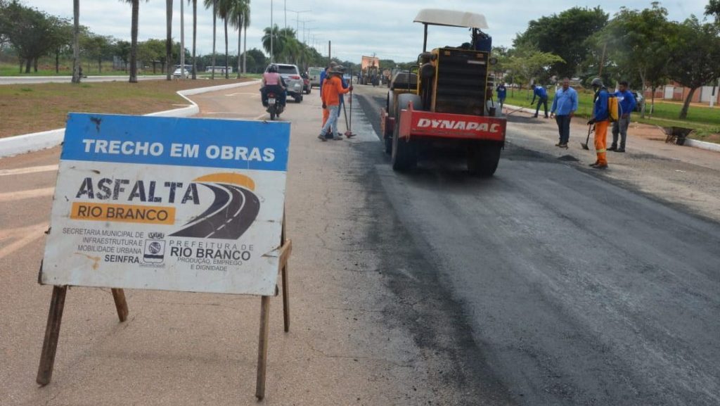 Programa Asfalta Rio Branco continua avançando na capital acreana 4 ASFALTA RIO BRANCO AMADEO BARBOSAED27 7 e1743784883526