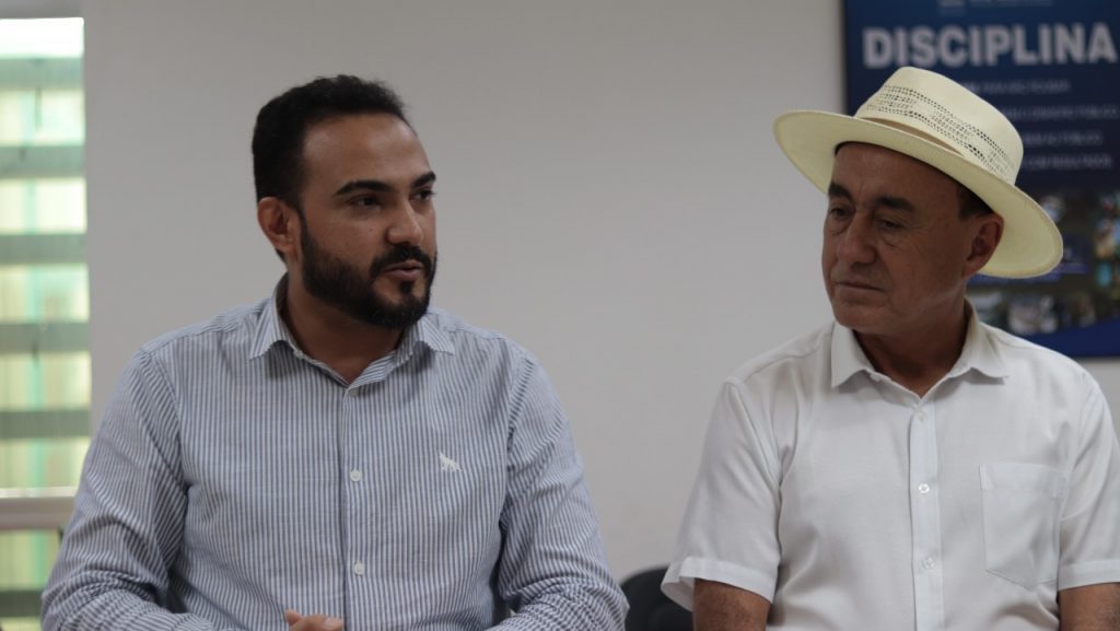 Novo Secretário de Saúde do município é empossado 1 POSSE SECRETARIO SEMSA MA 0205 18 e1714704516410