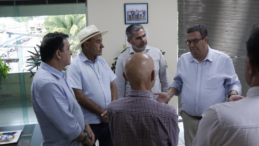 Empresários cearenses conhecem potencial econômico de Rio Branco e buscam parcerias 2 REUNIAO GABINETE MA 07 11 e1715202820971