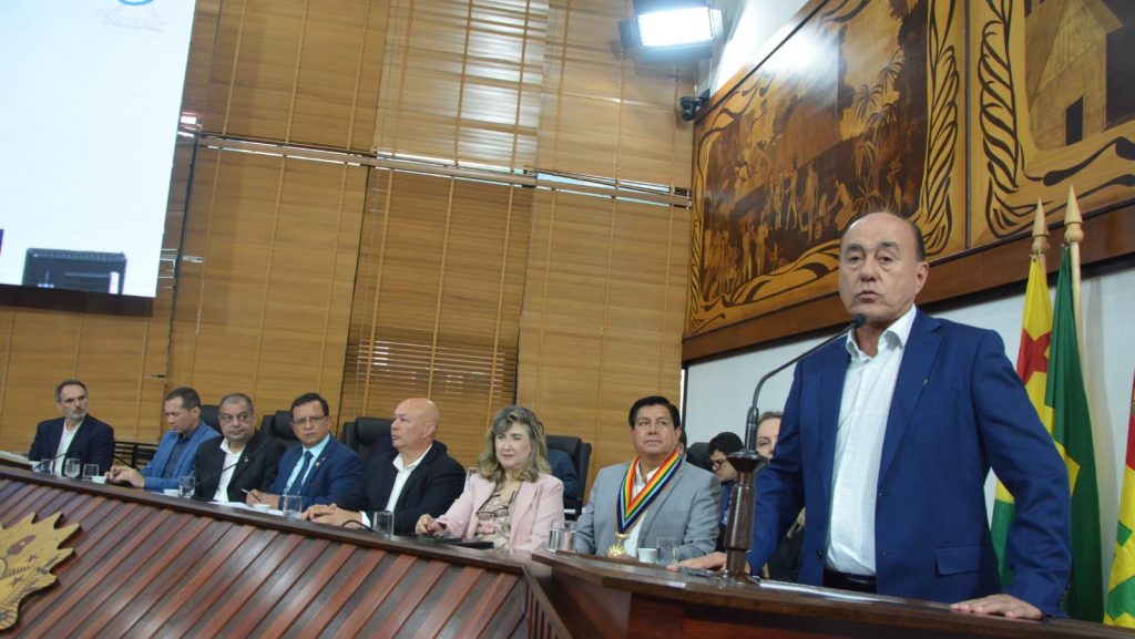 Prefeito de Rio Branco participa de sessão solene na Aleac em celebração ao Dia da Indústria 6 SOLENIDADE ALEACED 24 60 e1716599114811
