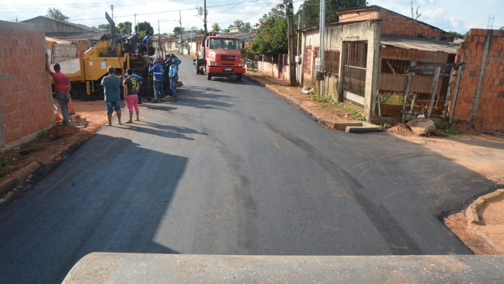 Moradores da Regional Tancredo Neves agradecem prefeitura pelo Programa Asfalta Rio Branco 1 Asfalta Regional Tancredo 28 e1717455920836