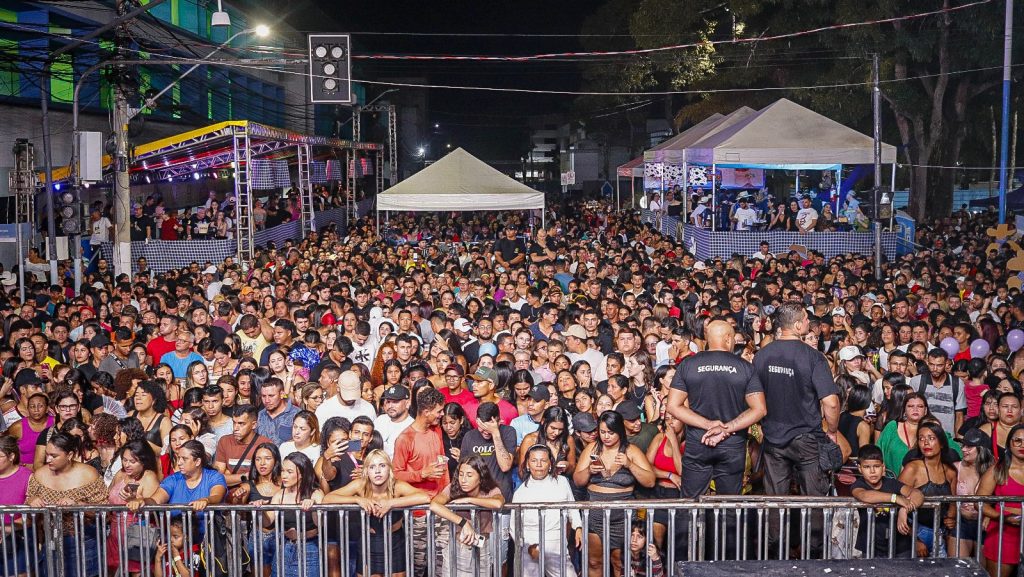 1º Festival da Macaxeira é sucesso de público com Felipe Araújo na primeira noite 10 I Festiaval 13 e1719534546571