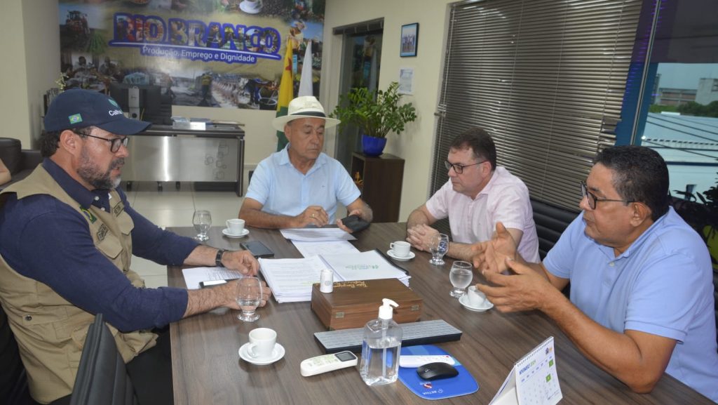 Prefeito de Rio Branco recebe visita institucional de representantes do Programa Calha Norte 7 REUNIAO CALHA NORTE ED 22 7 e1729697585729