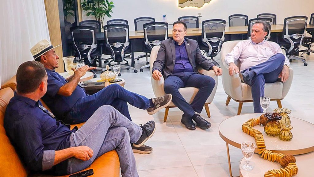 Prefeito de Rio Branco visita presidente do Tribunal de Contas do Estado do Acre 8 REUNIAO TCE MA 21 2 e1729603054195