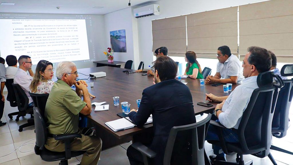 Equipe de transição da Prefeitura de Rio Branco se reúne visando transparência da atual gestão 7 REUNIAO TRANSICAO MA 17 2 e1729272308199