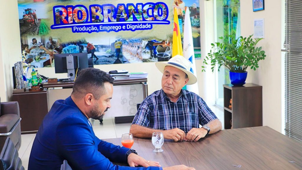 Prefeito de Rio Branco recebe deputado Arlenilson Cunha em visita institucional e discutem segurança e projetos para 2025 5 Reuniao com Deputado Arlenilson 1 e1731449108587