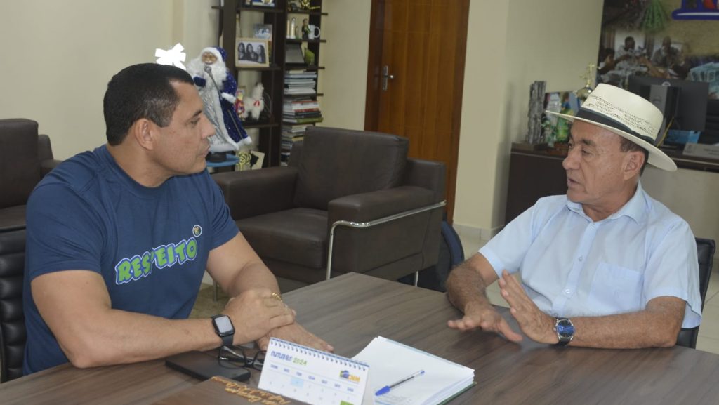 Prefeito de Rio Branco recebe visita de deputado federal para tratarem sobre emendas parlamentares 1 Ulysses 4 e1732544018399