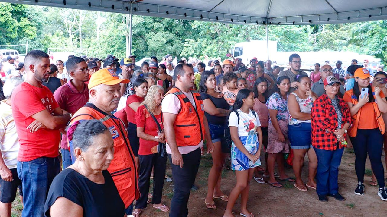 Prefeitura de Rio Branco distribui cestas básicas em ação humanitária para comunidades rurais