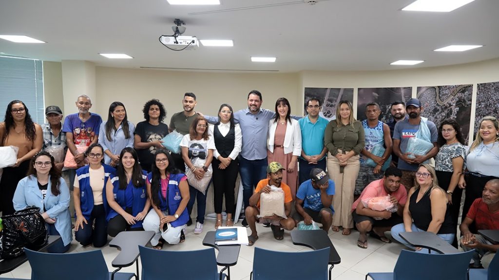 Prefeitura de Rio Branco lança campanha de doação de agasalhos para população em situação de rua 3 Agasalho 12 e1748469331725