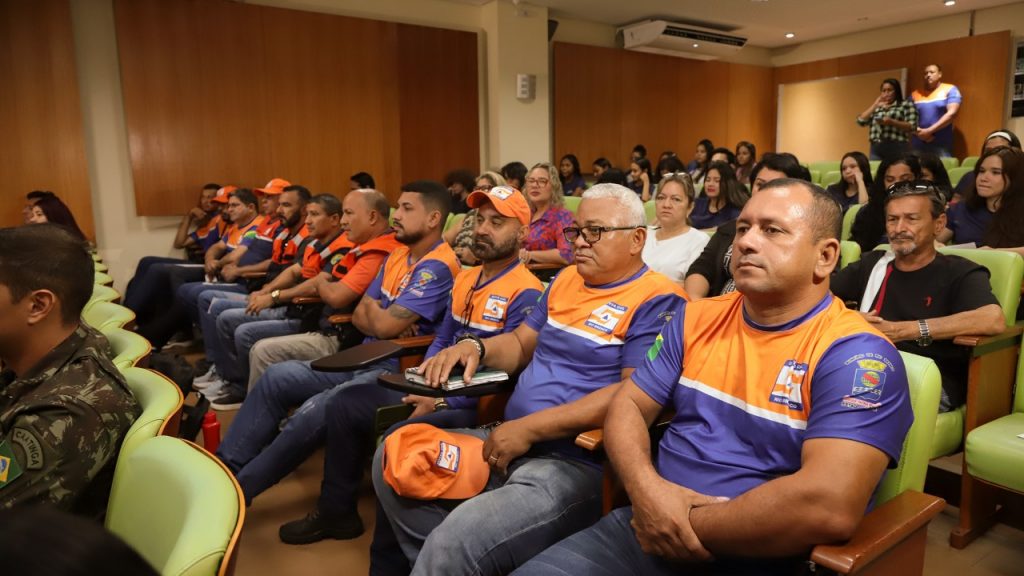Prefeitura de Rio Branco participa de encontro para fortalecer a Defesa Civil da capital 2 Encontro para fortalecer a Defesa Civil 11 e1748467344816