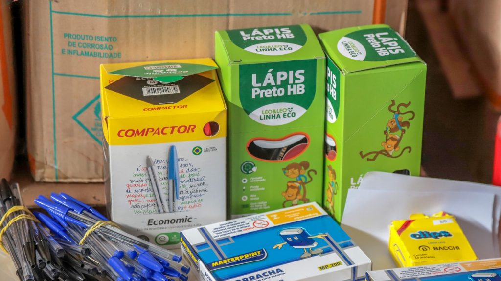 Prefeitura de Rio Branco iniciará entrega de kits escolares na próxima semana para alunos da rede municipal 1 Material Escolar 10 e1747878711528