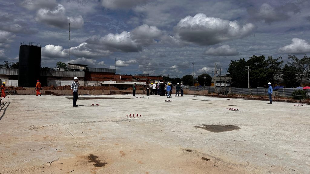 Prefeito de Rio Branco realiza visita técnica a obra do Mercado Elias Mansour 10 VISITA ELIAS MANSOURSECOM28.05 5 scaled e1748537468310