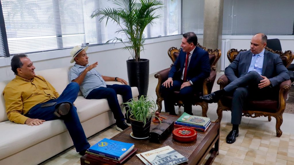 Prefeito de Rio Branco realiza visita de cortesia ao presidente do Tribunal de Justiça do Acre 1 Visita ao presidente TJ Acre 12 e1748532567486