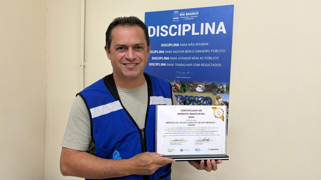 Prefeitura de Rio Branco recebe certificado de reconhecimento de energia renovável por meio do Saerb 8 89906fbe ba44 42e1 92a7 d2ab96212110 scaled e1749740977888