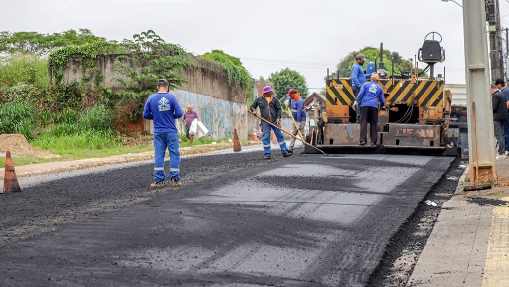Prefeitura de Rio Branco realiza recapeamento da Rua Minas Gerais 4 Asfalto Rua Minas Gerais 8 e1750618718503