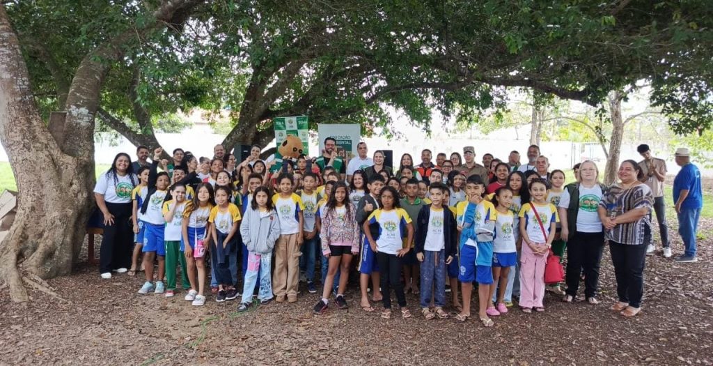 Prefeitura de Rio Branco participa do lançamento do Projeto Agente Ambiental Mirim em parceria com o Governo do Estado 3 PROJETO AMBIENTAL MIRIAM SECOM 3