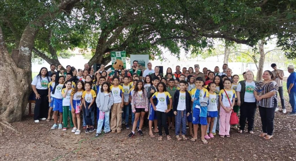 Prefeitura de Rio Branco participa do lançamento do Projeto Agente Ambiental Mirim em parceria com o Governo do Estado 10 PROJETO AMBIENTAL MIRIAM SECOM 3 e1750256036148