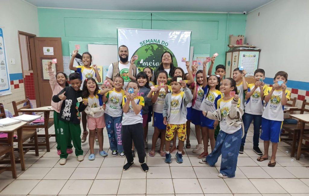 Prefeitura de Rio Branco participa do lançamento do Projeto Agente Ambiental Mirim em parceria com o Governo do Estado 4 PROJETO AMBIENTAL MIRIAM SECOM 4