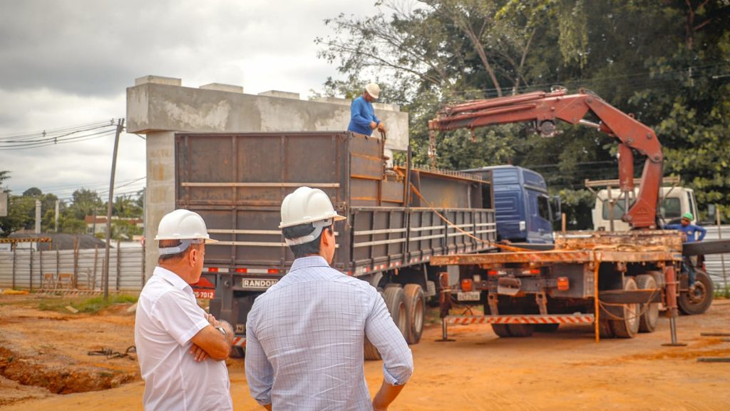 Primeiras vigas metálicas para novo viaduto da Avenida Ceará chegam a Rio Branco e marcam nova fase da obra 5 Primeiras vigas metalicas para novo viaduto da Avenida Ceara 2 e1749766473281