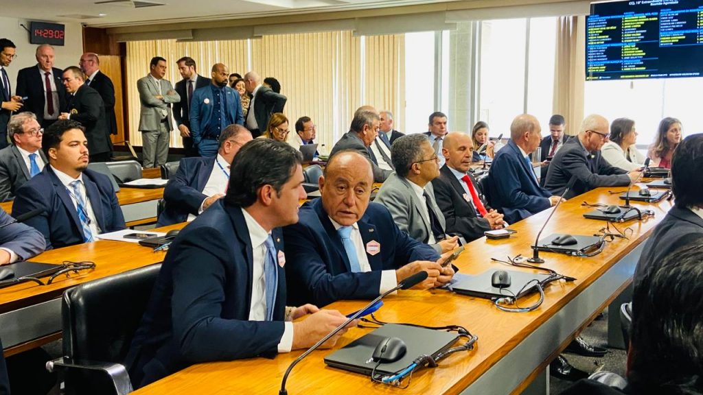Prefeito de Rio Branco participa de audiência no Senado sobre Comitê Gestor do novo imposto IBS 6 REUNIAO FNP SECOM 10.06 3 e1749660914745
