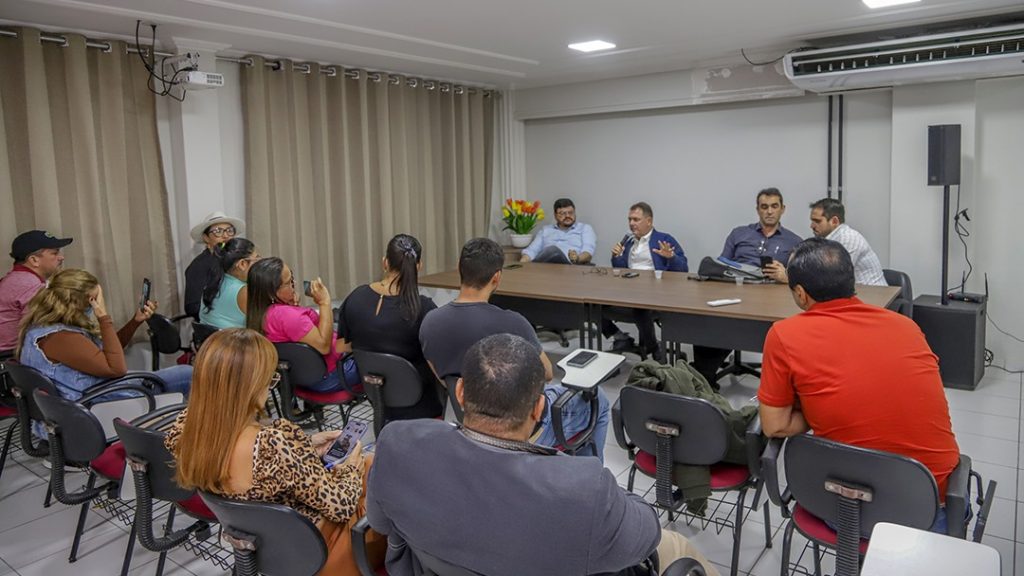 Comissão Especial de Negociações da Prefeitura se reúne com Sindicatos da Educação 7 Reuniao Sindicatos da Educacao 3 e1749652586446