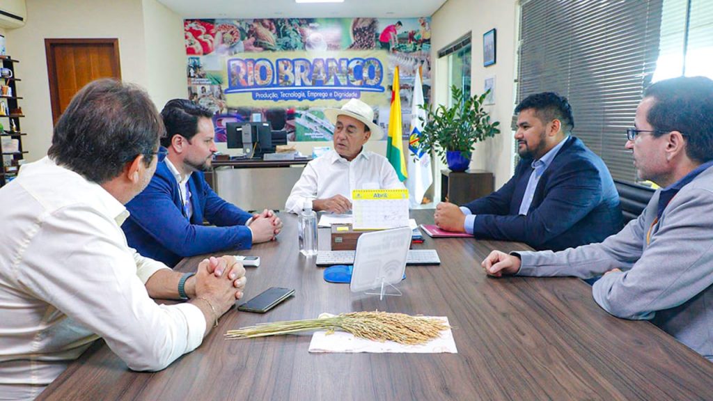 Prefeito de Rio Branco recebe Grupo Norte de Comunicação e conhece o Tecno Game 5 Visita do Diretor Nacional SBT 10 e1749075804870